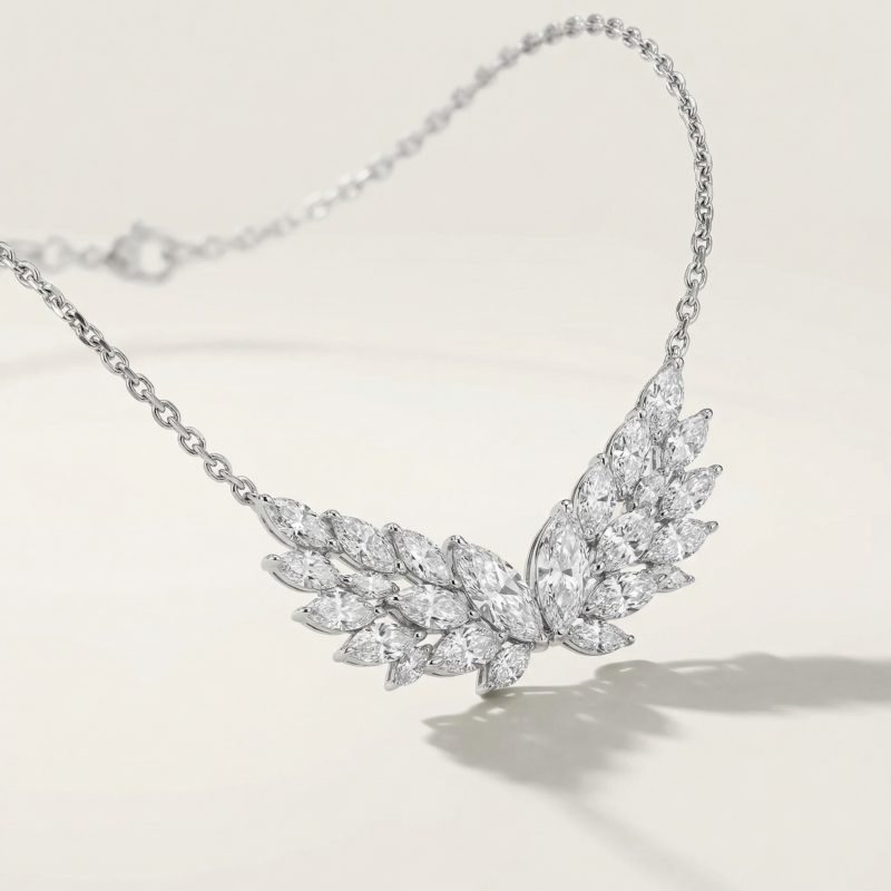 Necklace Swallow Wings — Invest